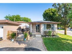 225 Golfwood Drive  Hamilton, ON L9C 7C6