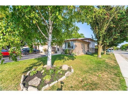 225 Golfwood Drive, Hamilton, ON - Outdoor