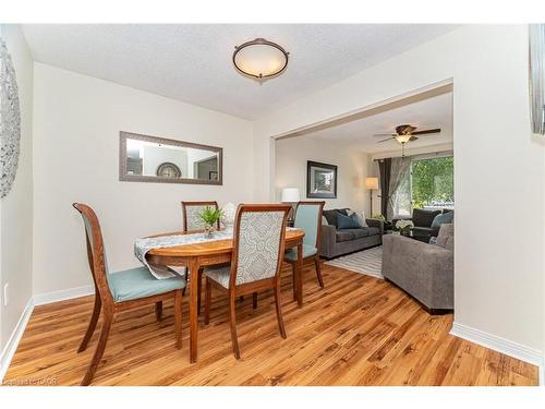 225 Golfwood Drive, Hamilton, ON - Indoor Photo Showing Dining Room