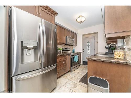 225 Golfwood Drive, Hamilton, ON - Indoor Photo Showing Kitchen