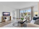 3096 Palmer Drive, Burlington, ON  - Indoor Photo Showing Living Room 