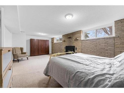 3096 Palmer Drive, Burlington, ON - Indoor Photo Showing Bedroom