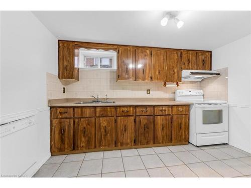 3096 Palmer Drive, Burlington, ON - Indoor Photo Showing Kitchen With Double Sink