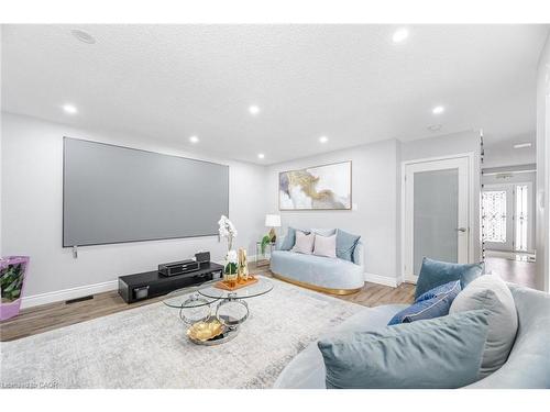 34 Chipmunk Crescent, Brampton, ON - Indoor Photo Showing Living Room
