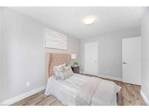 34 Chipmunk Crescent, Brampton, ON - Indoor Photo Showing Bedroom