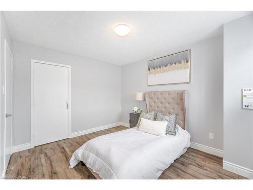 34 Chipmunk Crescent, Brampton, ON - Indoor Photo Showing Bedroom