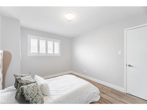 34 Chipmunk Crescent, Brampton, ON - Indoor Photo Showing Bedroom