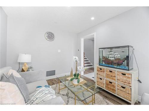 34 Chipmunk Crescent, Brampton, ON - Indoor Photo Showing Living Room
