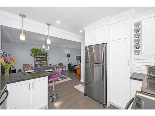 163 Ross Lane, Oakville, ON - Indoor Photo Showing Kitchen