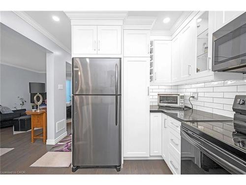 163 Ross Lane, Oakville, ON - Indoor Photo Showing Kitchen
