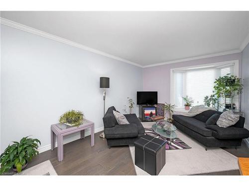 163 Ross Lane, Oakville, ON - Indoor Photo Showing Living Room