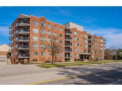 503-300 Keats Way  Waterloo, ON N2L 6E6