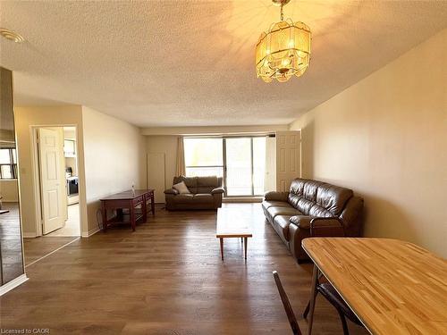 503-300 Keats Way, Waterloo, ON - Indoor Photo Showing Living Room