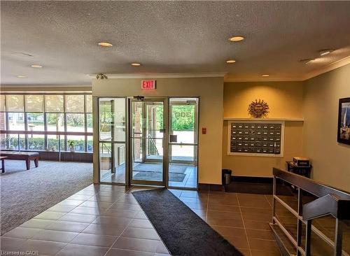 503-300 Keats Way, Waterloo, ON - Indoor Photo Showing Other Room