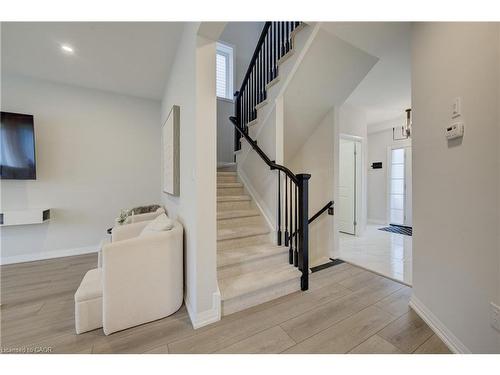 36 Alicia Crescent, Thorold, ON - Indoor Photo Showing Other Room