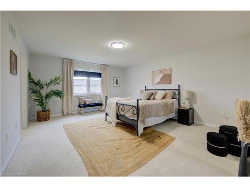 36 Alicia Crescent, Thorold, ON - Indoor Photo Showing Bedroom