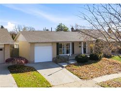 123 Athenia Drive  Stoney Creek, ON L9J 1T5