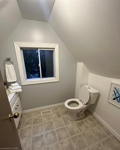 272 Main Street, Cambridge, ON - Indoor Photo Showing Bathroom