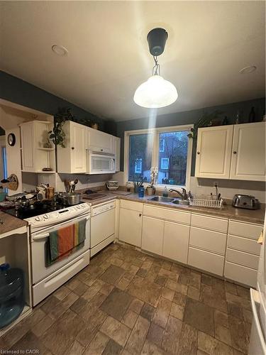 272 Main Street, Cambridge, ON - Indoor Photo Showing Kitchen With Double Sink