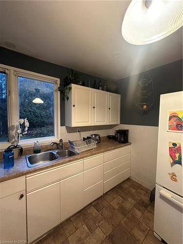 272 Main Street, Cambridge, ON - Indoor Photo Showing Kitchen With Double Sink