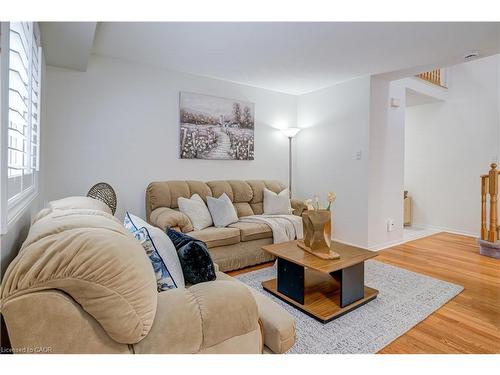 61 Cedarwood Crescent, Brampton, ON - Indoor Photo Showing Living Room