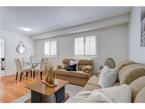 61 Cedarwood Crescent, Brampton, ON - Indoor Photo Showing Living Room