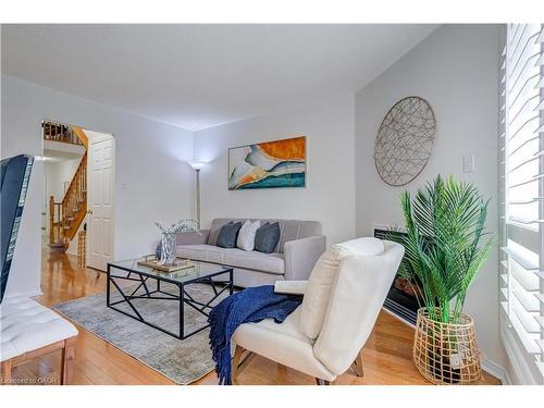 61 Cedarwood Crescent, Brampton, ON - Indoor Photo Showing Living Room