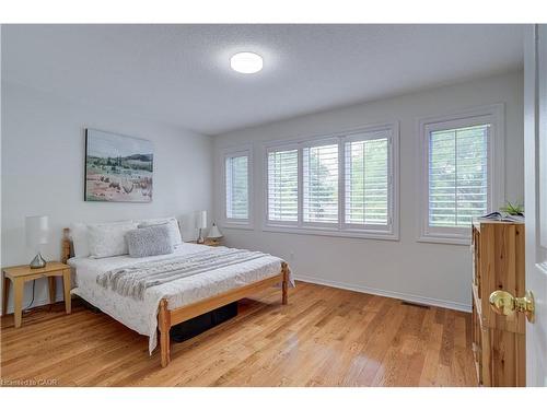 61 Cedarwood Crescent, Brampton, ON - Indoor Photo Showing Bedroom