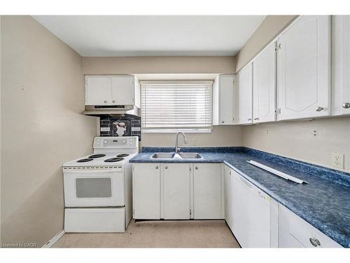 916 Woodbine Avenue, Greater Sudbury, ON - Indoor Photo Showing Kitchen With Double Sink