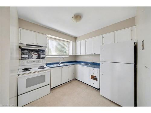 916 Woodbine Avenue, Greater Sudbury, ON - Indoor Photo Showing Kitchen With Double Sink