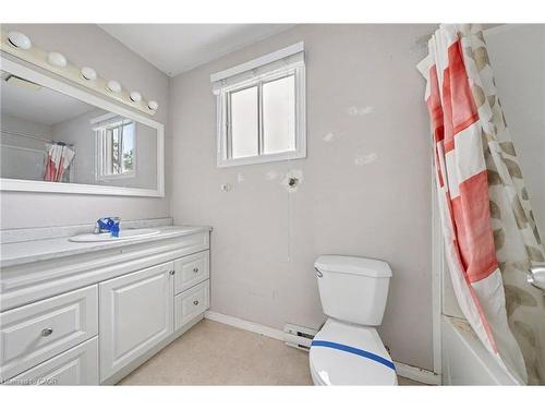 916 Woodbine Avenue, Greater Sudbury, ON - Indoor Photo Showing Bathroom