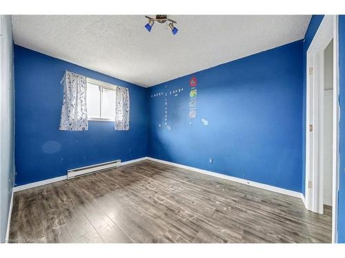 916 Woodbine Avenue, Greater Sudbury, ON - Indoor Photo Showing Other Room