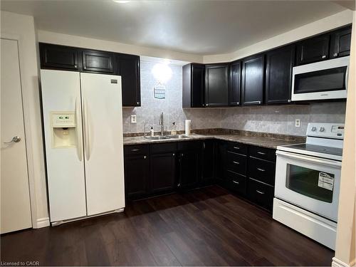 44 Frobisher Crescent, Cambridge, ON - Indoor Photo Showing Kitchen