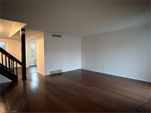44 Frobisher Crescent, Cambridge, ON - Indoor Photo Showing Other Room