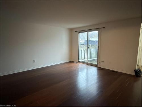 44 Frobisher Crescent, Cambridge, ON - Indoor Photo Showing Other Room