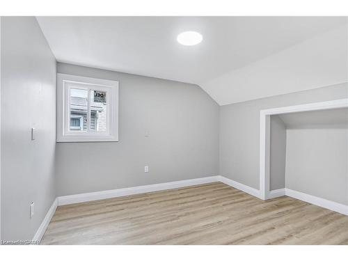 2-10 Comet Avenue, Hamilton, ON - Indoor Photo Showing Other Room