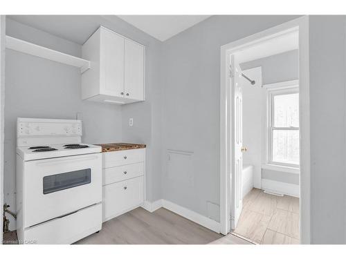 201-57 Beverly Street, Cambridge, ON - Indoor Photo Showing Kitchen