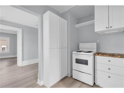 201-57 Beverly Street, Cambridge, ON - Indoor Photo Showing Kitchen