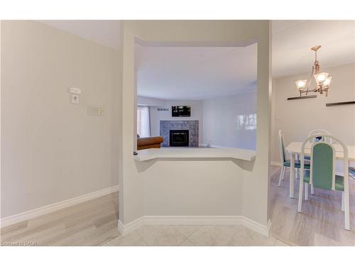 27-3085 Kingsway Drive, Kitchener, ON - Indoor Photo Showing Other Room