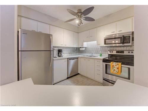 27-3085 Kingsway Drive, Kitchener, ON - Indoor Photo Showing Kitchen With Stainless Steel Kitchen With Double Sink