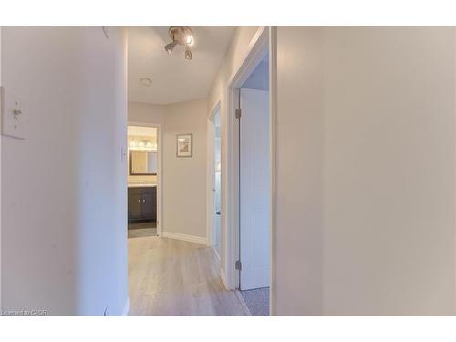 27-3085 Kingsway Drive, Kitchener, ON - Indoor Photo Showing Other Room