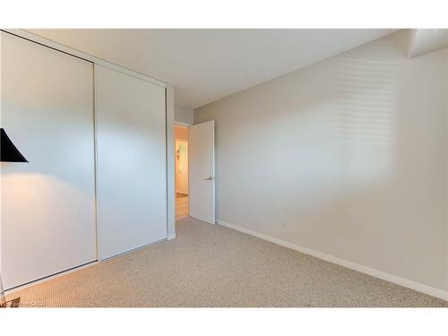 27-3085 Kingsway Drive, Kitchener, ON - Indoor Photo Showing Other Room