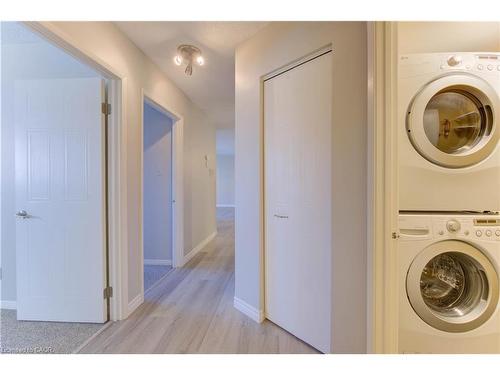 27-3085 Kingsway Drive, Kitchener, ON - Indoor Photo Showing Laundry Room