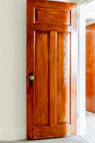 27 Barons Avenue N, Hamilton, ON - Indoor Photo Showing Other Room