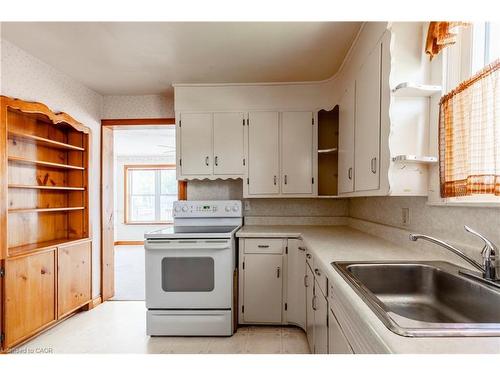 27 Barons Avenue N, Hamilton, ON - Indoor Photo Showing Kitchen
