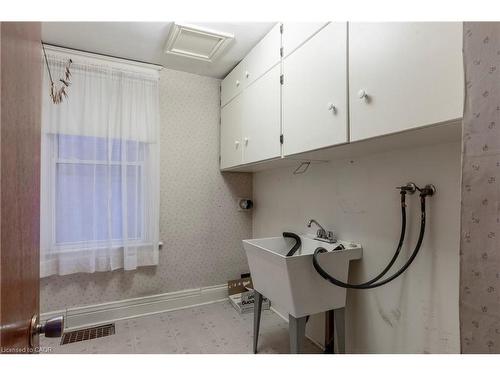 27 Barons Avenue N, Hamilton, ON - Indoor Photo Showing Other Room