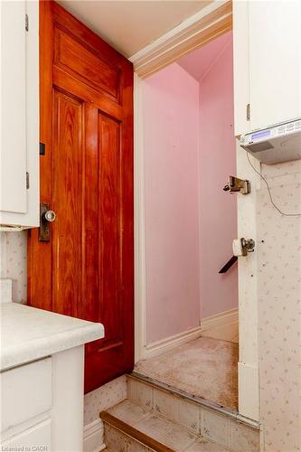 27 Barons Avenue N, Hamilton, ON - Indoor Photo Showing Other Room