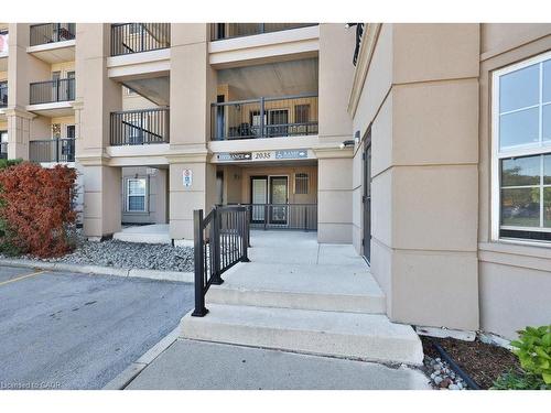 113-2035 Appleby Line, Burlington, ON - Outdoor