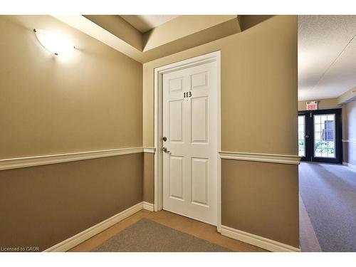 113-2035 Appleby Line, Burlington, ON - Indoor Photo Showing Other Room
