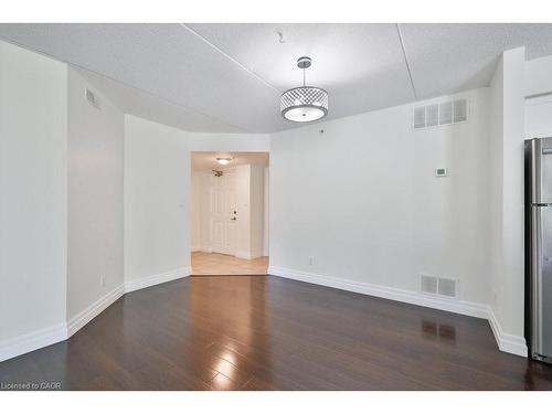 113-2035 Appleby Line, Burlington, ON - Indoor